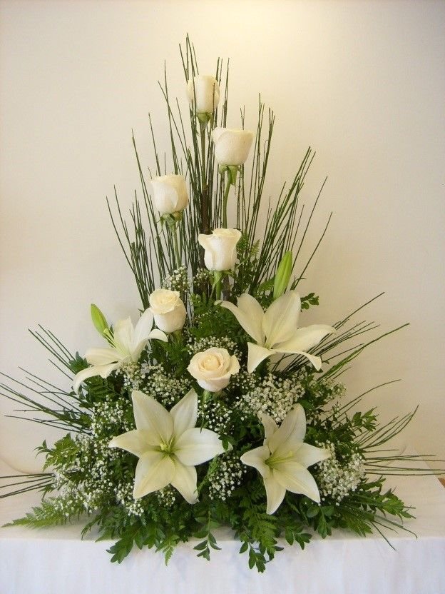 ROSAS Y LILIUMS BLANCOS